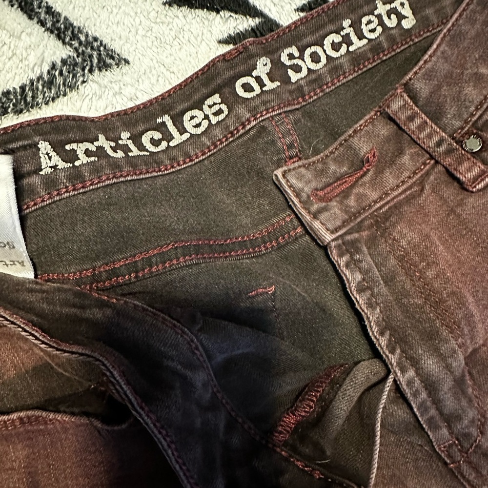 Articles of Society maroon tinted denim wear - Picture 3 of 4